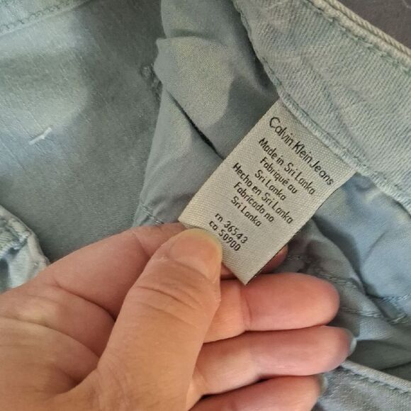 Calvin Klein Cropped Skinny Stylish Light Gray Jeans size 8 - Picture 4 of 6